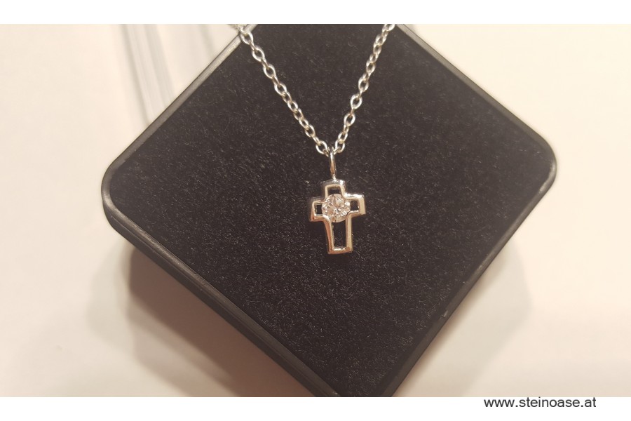 Zartes Kreuz mit Kette